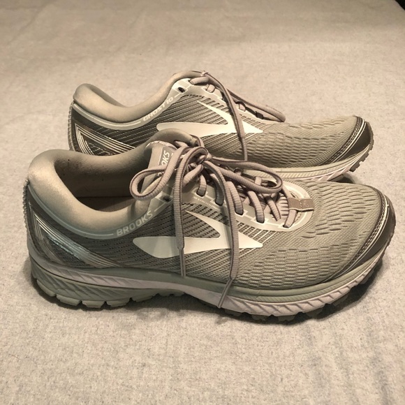 brooks ghost 10 womens size 5.5